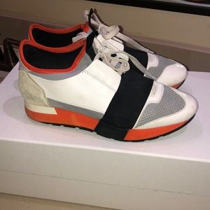 Balenciaga WHTORG sneakers size 6!!!